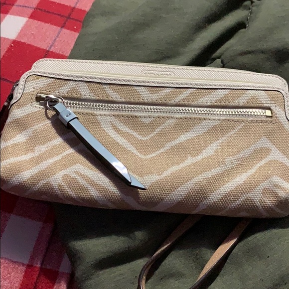 Coach wristlet never used - Picture 2 of 5